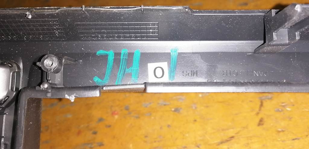 N-WGN JH1 КОНСОЛЬ МАГНИТОФОНА Honda N-WGN 1