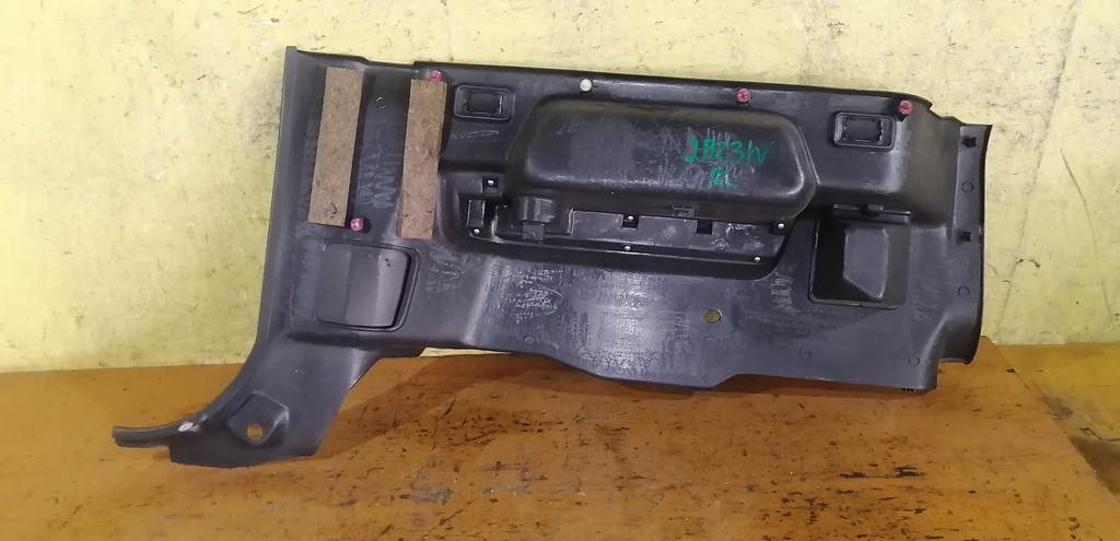 обшивка багажника Suzuki Jimny 3