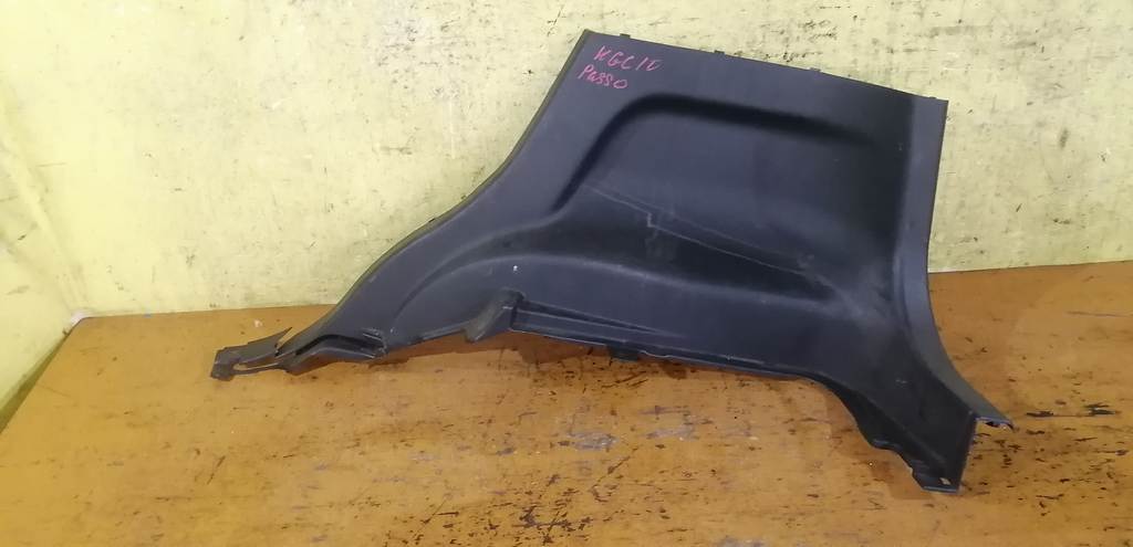 обшивка багажника Toyota Passo 0