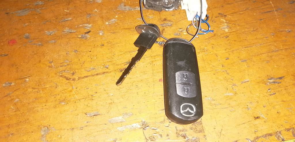 замок зажигания Mazda Demio 3