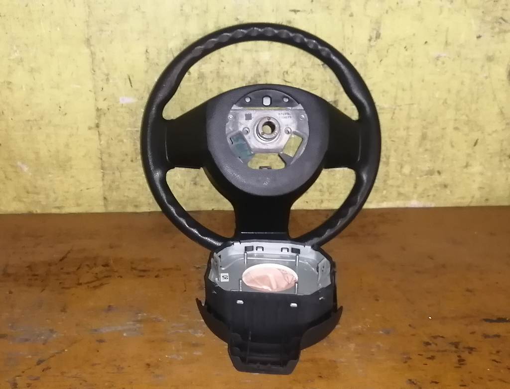 Салон Nissan Tiida Latio 2