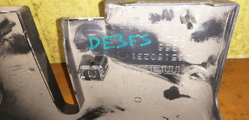 DEMIO DE3FS КОЖУХ РУЛЕВОЙ КОЛОНКИ Mazda Demio 1