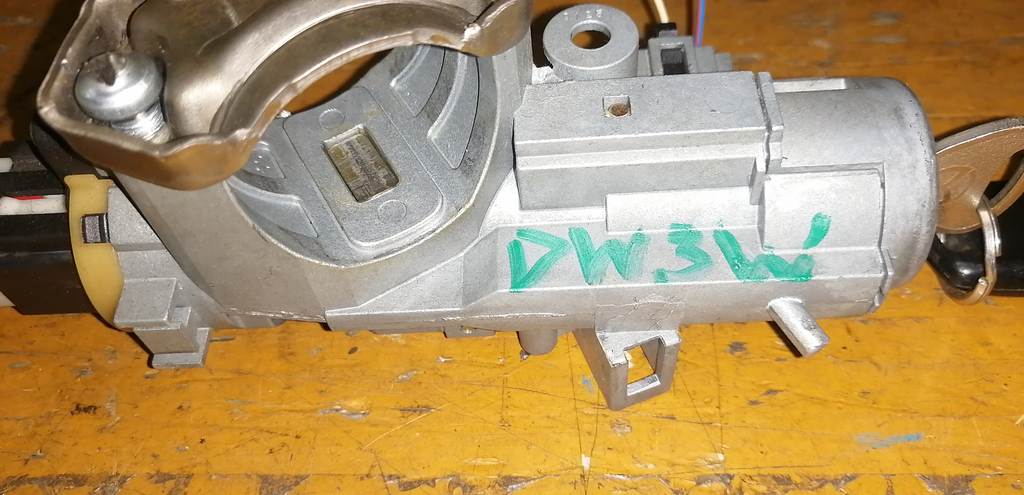 DEMIO DW5W ЗАМОК ЗАЖИГАНИЯ Mazda Demio 1