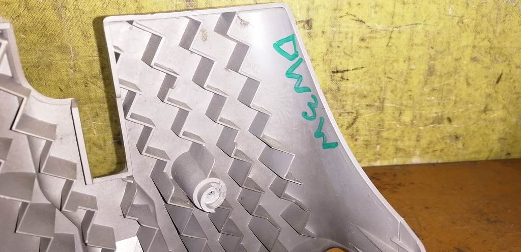 DEMIO DW5W КОЖУХ РУЛЕВОЙ КОЛОНКИ Mazda Demio 1
