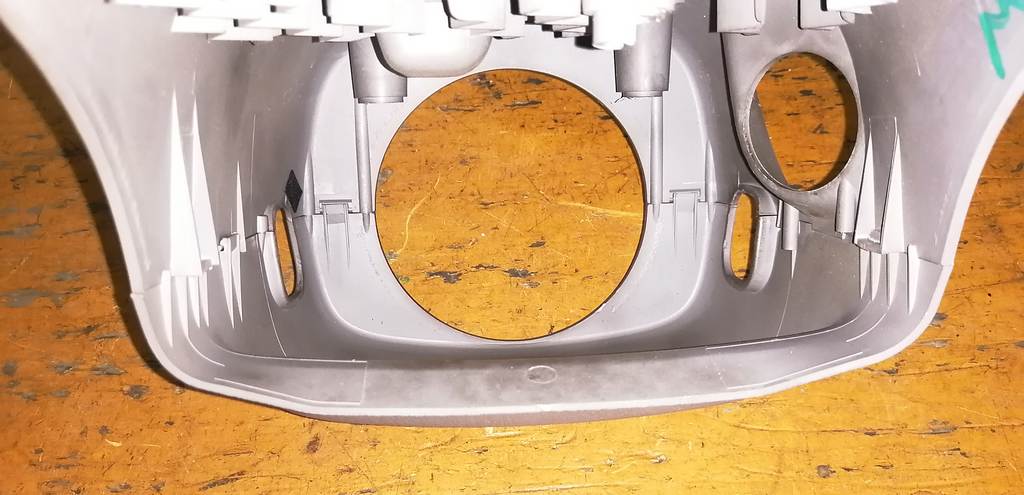 кожух рулевой колонки Mazda Demio 3