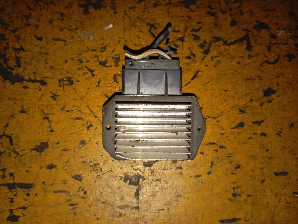 HARRIER MCU30 РЕОСТАТ ПЕЧКИ 499300-2121 Toyota Harrier 1