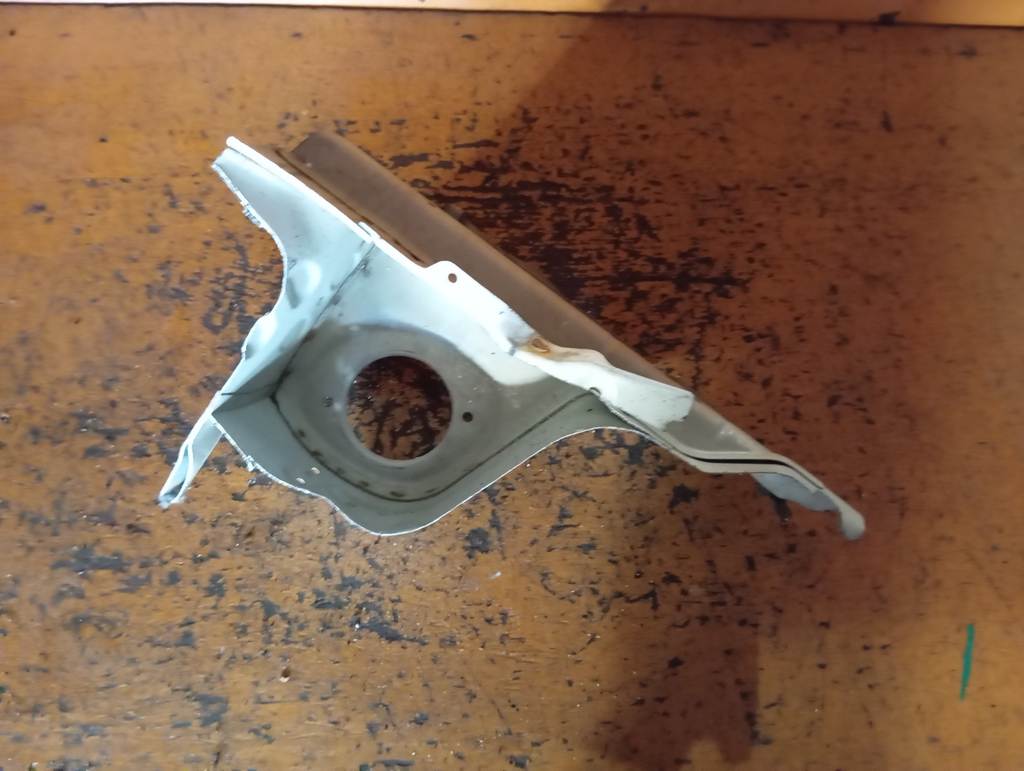 SWIFT HT51S СТАКАН СТОЙКИ Suzuki Swift 1