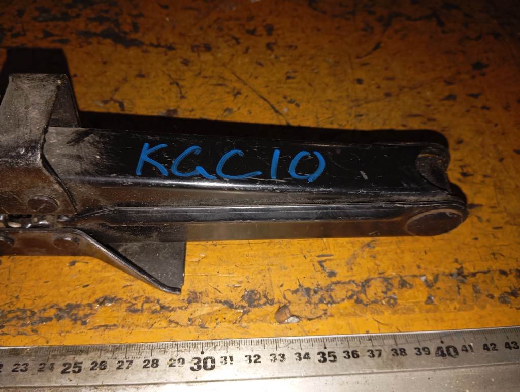 PASSO KGC10 ДОМКРАТ Toyota Passo 1