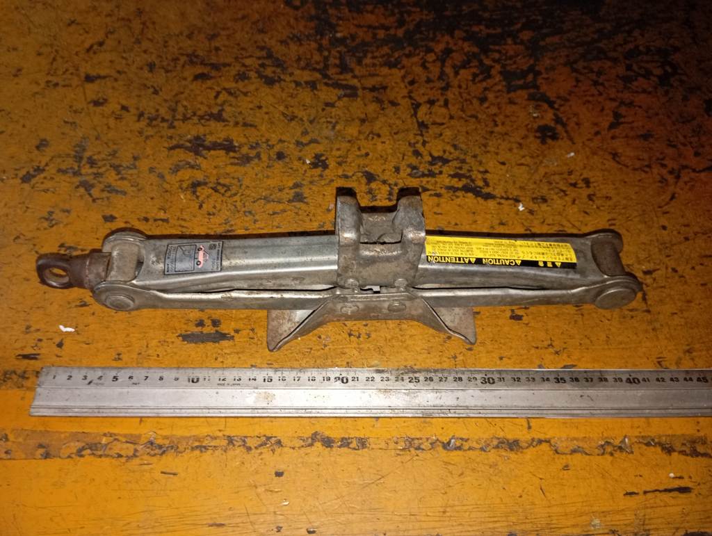 домкрат Toyota  0