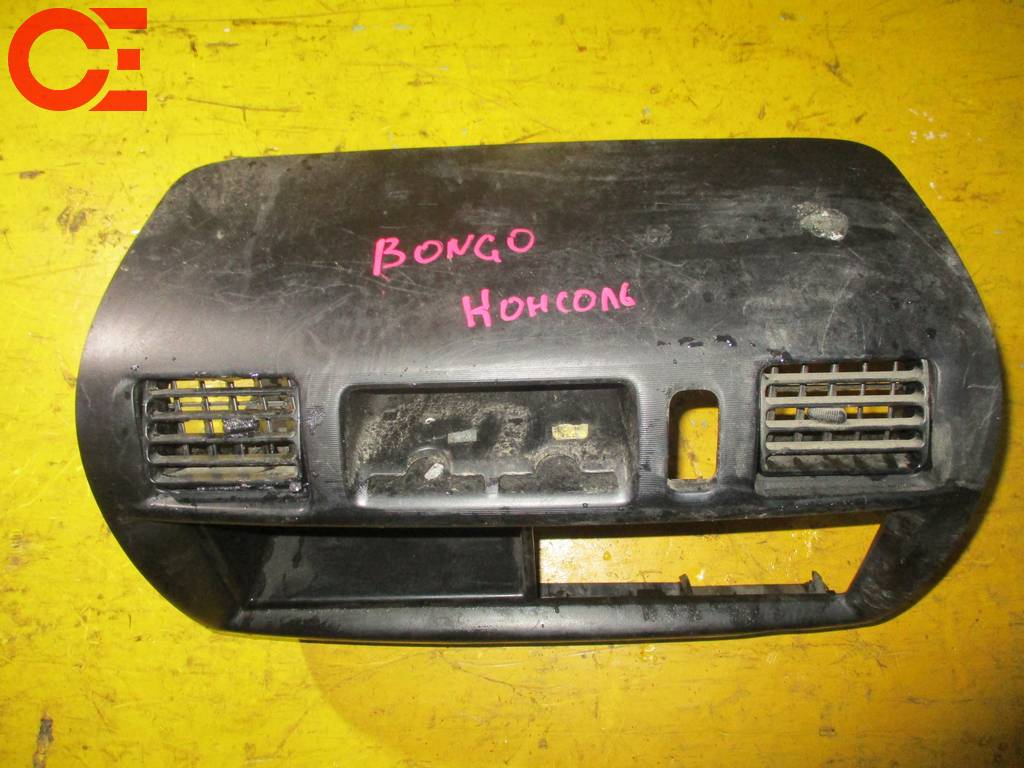 консоль магнитофона Mazda Bongo