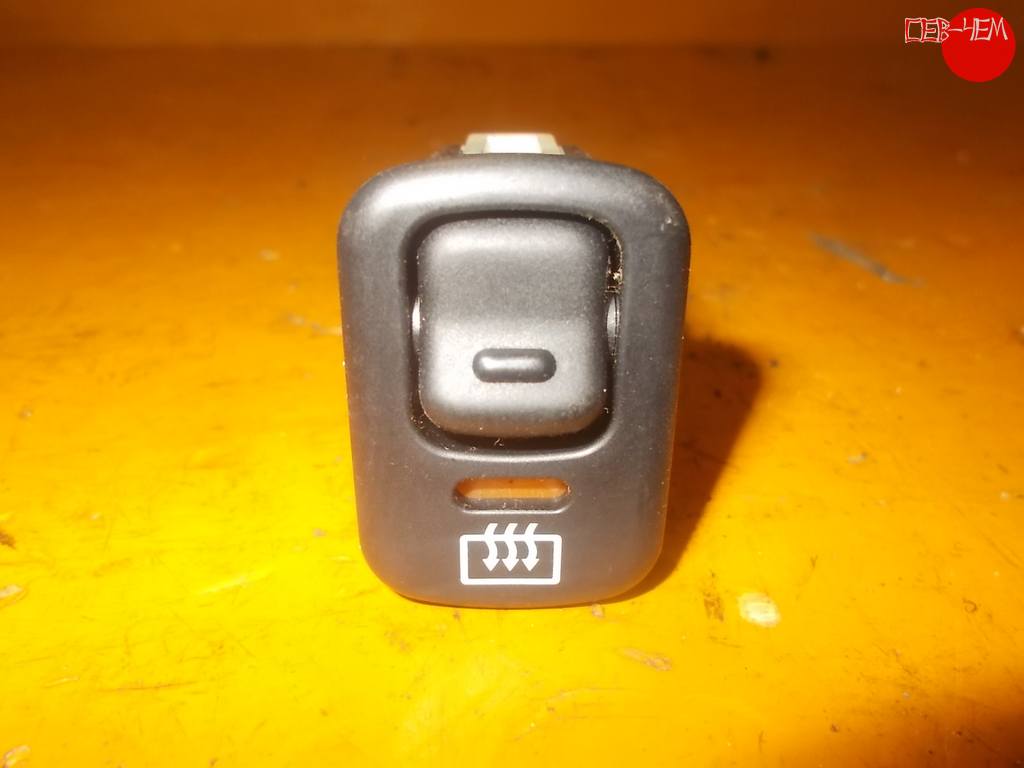 кнопка обогрева заднего стекла Toyota Cami