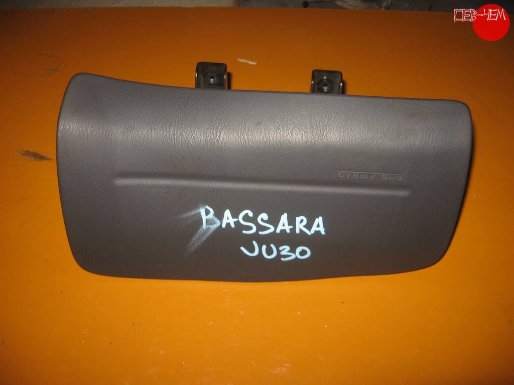 airbag пассажирский Nissan Bassara
